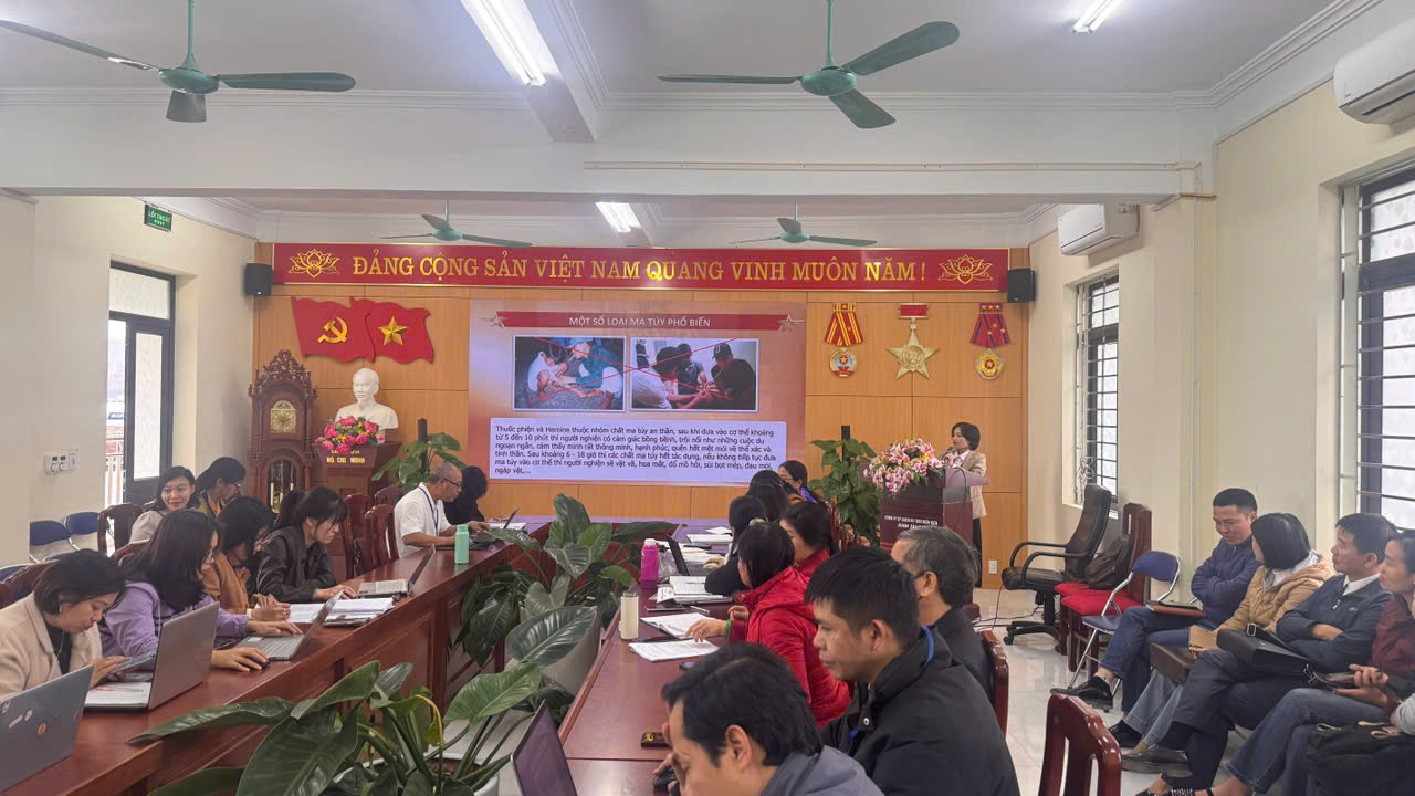 Trường PTDTNT THPT tỉnh Điện Biên tổ chức tập huấn  công tác phòng, chống ma tuý năm học 2025-2026