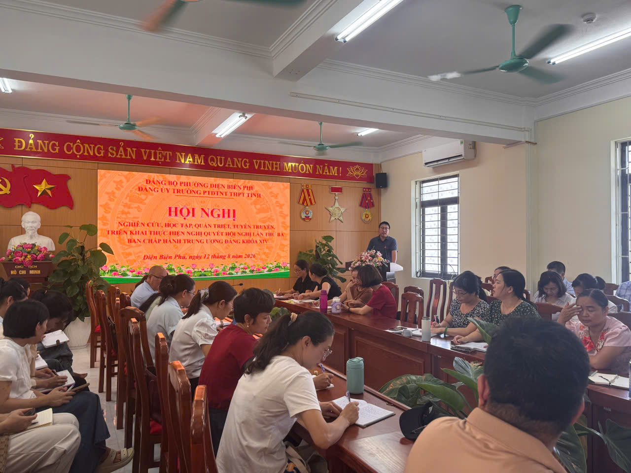 Đảng ủy Trường PTDTNT THPT tỉnh Điện Biên tổ chức Hội nghị nghiên cứu, học tập, quán triệt, tuyên truyền, triển khai thực hiện Nghị quyết Hội nghị lần thứ ba Ban Chấp hành Trung ương Đảng khóa XIV