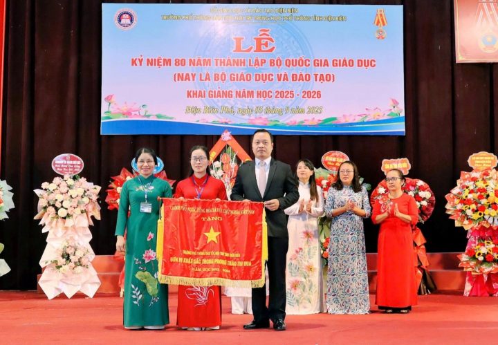 Trường PTDTNT THPT tỉnh Điện Biên Lá cờ đầu của ngành giáo dục