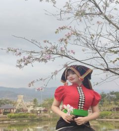 NGƯỜI LÁI ĐÒ THẦM LẶNG
