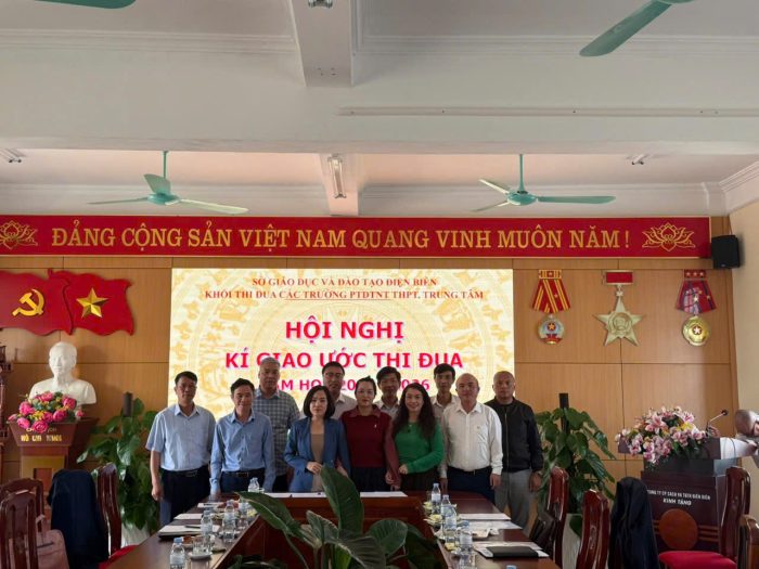 KHỐI THI ĐUA CÁC TRƯỜNG PHỔ THÔNG DÂN TỘC NỘI TRÚ, TRUNG TÂM TỔ CHỨC HỘI NGHỊ KÍ GIAO ƯỚC THI ĐUA, NĂM HỌC 2025-2026