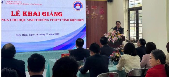 Khai giảng lớp tiếng Nga cho học sinh Trường PTDTNT tỉnh Điện Biên