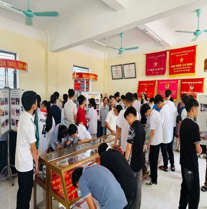 DẤU ẤN TỰ HÀO TỪ MỘT BUỔI THAM QUAN PHÒNG TRUYỀN THỐNG TRƯỜNG PTDTNT THPT TỈNH ĐIỆN BIÊN