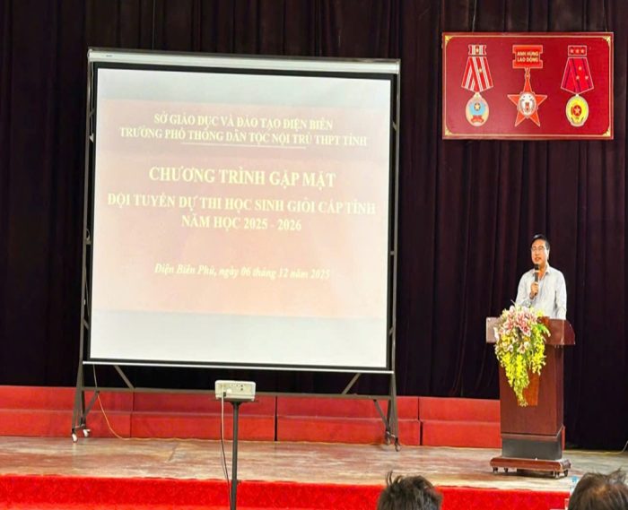 Gặp mặt tiếp lửa ý chí cho đội tuyển học sinh giỏi cấp tỉnh năm học 2025-2026 của Trường PTDTNT THPT tỉnh Điện Biên