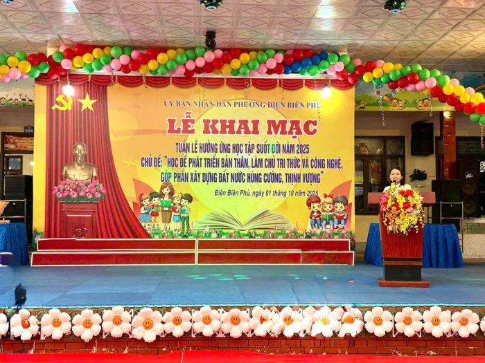 Nhà giáo Ưu tú Hoàng Thị Hà phát biểu hưởng ứng trong buổi Lễ khai mạc tuần lễ hưởng ứng học tập suốt đời năm 2025