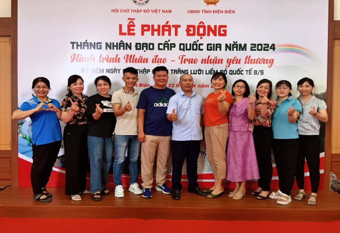 Hiến máu tình nguyện  Nghĩa cử cao đẹp của cán bộ, giáo viên, người lao động  Trường Phổ thông Dân tộc nội trú tỉnh Điện Biên