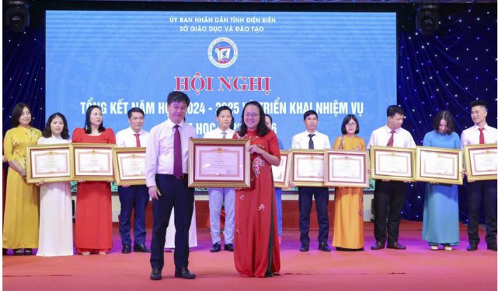Cô giáo Vũ Phương Thanh - Tấm gương đổi mới, sáng tạo trong dạy học tại  trường PTDTNT THPT tỉnh Điện Biên