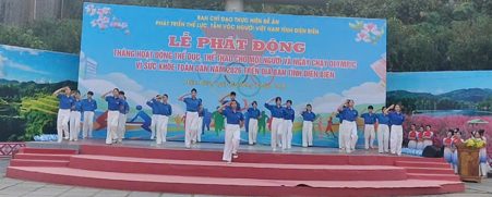 Sôi nổi khí thế Trường PTDTNT THPT tỉnh Điện Biên tại lễ phát động Ngày chạy Olympic vì sức khỏe toàn dân năm 2026