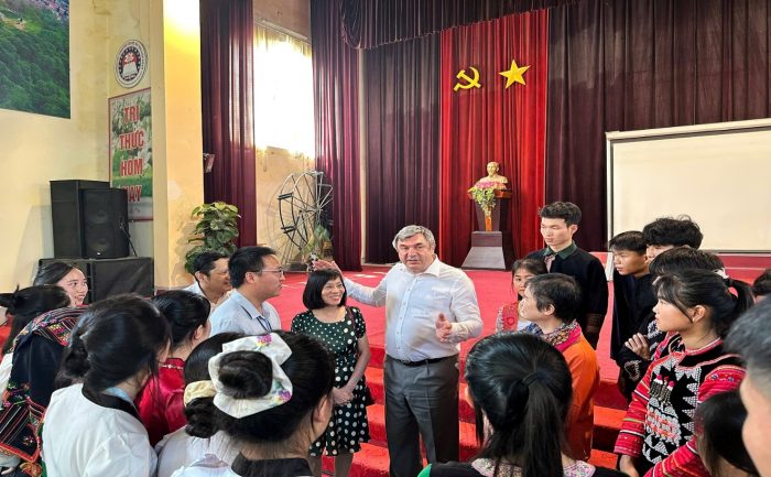 Đoàn công tác của Thành phố Saint Petersburg, Liên bang Nga thăm Trường PTDTNT tỉnh Điện Biên