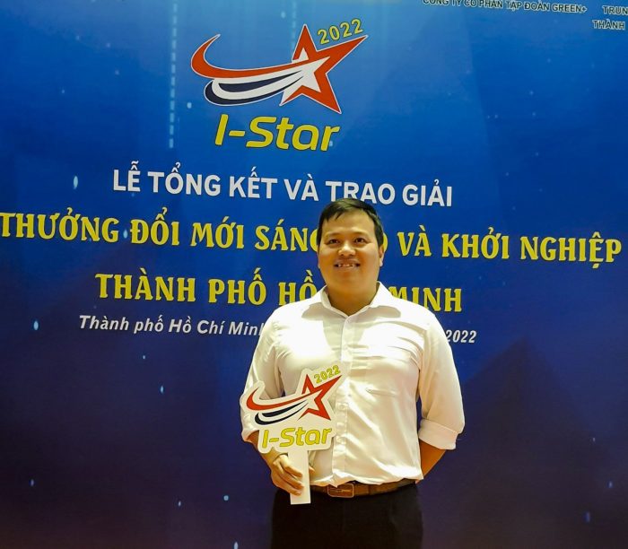 NGƯỜI TRUYỀN CẢM HỨNG VÀ ĐAM MÊ NGHIÊN CỨU KHOA HỌC CHO HỌC SINH