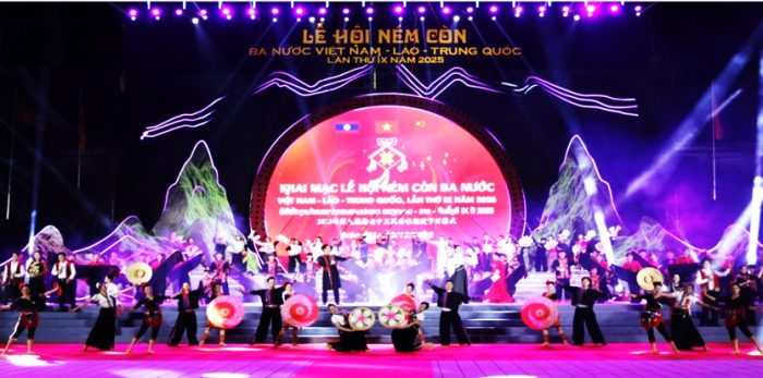 Học sinh Trường PTDTNT THPT tỉnh Điện Biên vinh dự tham gia Chương trình nghệ thuật Khai mạc Lễ hội Ném còn ba nước Việt Nam - Lào - Trung Quốc lần thứ IX, năm 2025