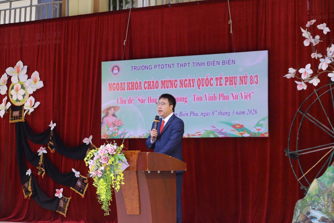 RỰC RỠ CHUỖI HOẠT ĐỘNG “ SẮC HOA BIÊN CƯƠNG - TÔN VINH PHỤ NỮ VIỆT” TẠI TRƯỜNG PTDTNT THPT TỈNH ĐIỆN BIÊN