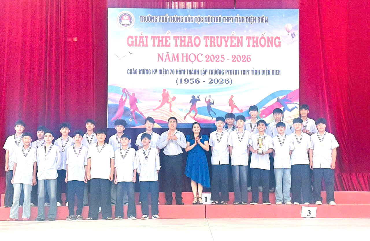 Trao giải nội dung thi đấu môn Bóng chuyền và Pickleball chào mừng kỷ niệm 70 năm thành lập Trường PTDTNT THPT tỉnh Điện Biên (1956-2026)