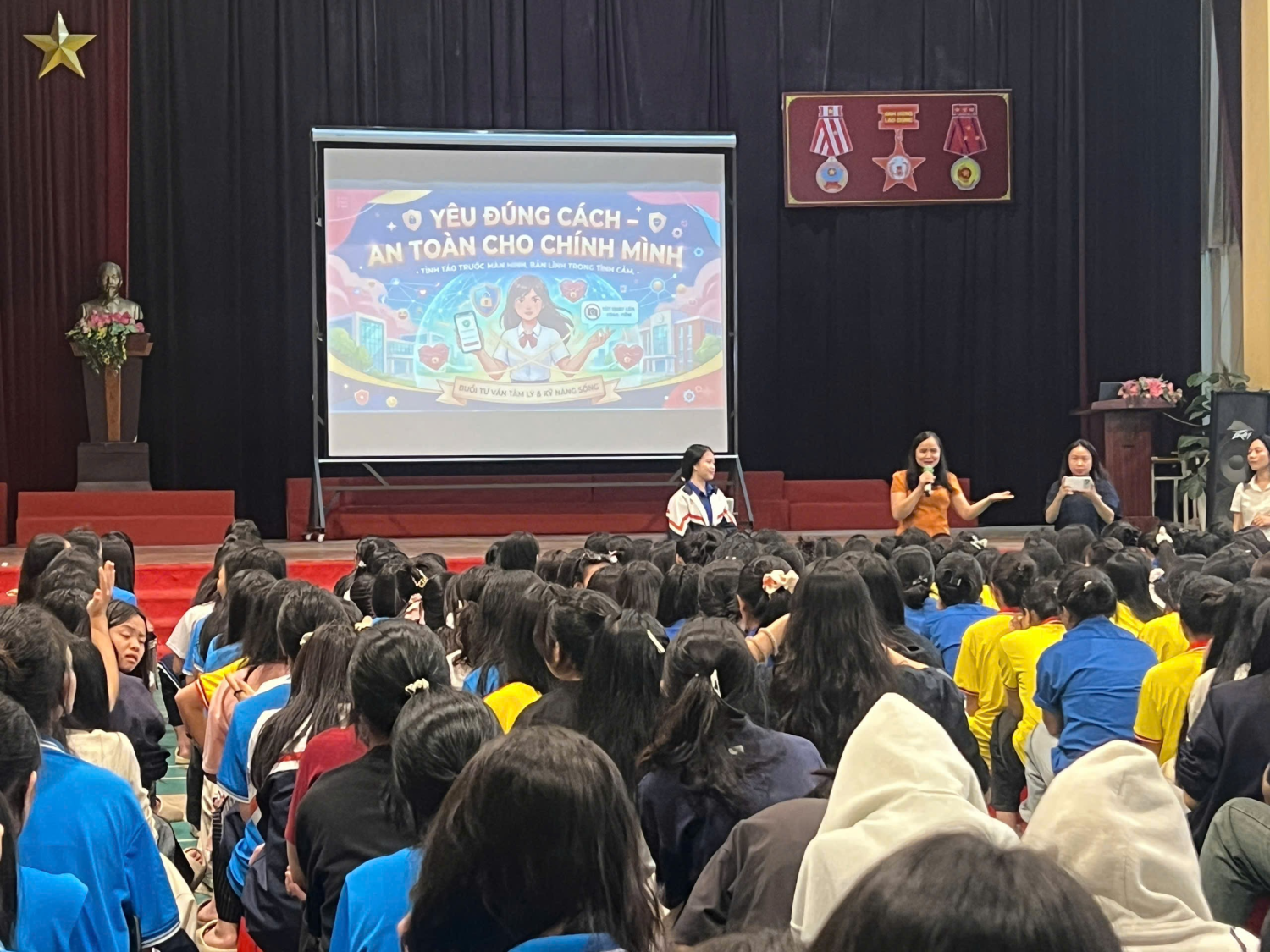 Trường PTDTNT THPT tỉnh Điện Biên tổ chức sinh hoạt ngoại khóa với chủ đề “Tình yêu tuổi học trò: Yêu đúng cách - An toàn cho chính mình”